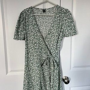 NWOT Small Green/White Flower SHEIN Wrap Maternity Dress